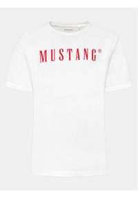 Mustang T-Shirt Austin 1014695 Biały Regular Fit. Kolor: biały. Materiał: bawełna