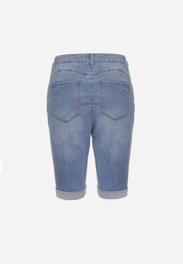 Born2be - Niebieskie Dopasowane Szorty Jeansowe do Kolan Namsin. Okazja: na co dzień. Stan: podwyższony. Kolor: niebieski. Materiał: jeans. Długość: do kolan. Styl: elegancki, casual