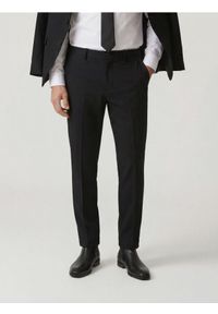 Reserved - Spodnie chino slim fit - czarny. Kolor: czarny. Materiał: dzianina, wiskoza