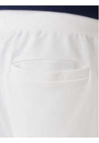 TOMMY HILFIGER - Tommy Hilfiger Szorty sportowe Global Stripe MW0MW42883 Biały Regular Fit. Kolor: biały. Materiał: bawełna. Styl: sportowy #3