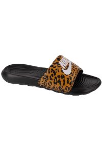 Klapki Nike Victori One Slide CN9676-700 brązowe. Okazja: na plażę. Nosek buta: otwarty. Kolor: brązowy. Materiał: materiał