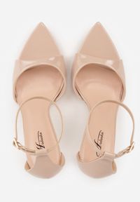 Renee - Beżowe Sandały ze Sprzączką wokół Kostki i Noskiem w Szpic z Lakierowanej Imitacji Skóry Santel. Okazja: na co dzień. Zapięcie: sprzączka. Kolor: beżowy. Materiał: skóra, lakier. Sezon: lato. Styl: casual, klasyczny, elegancki #8