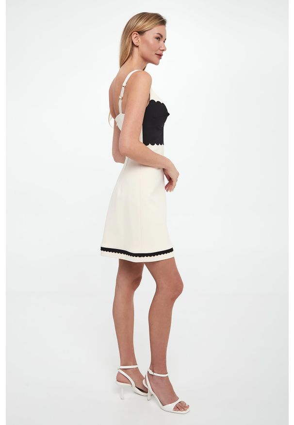 Elisabetta Franchi - Sukienka mini ELISABETTA FRANCHI. Długość: mini