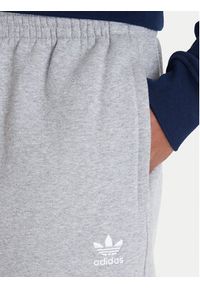 Adidas - adidas Szorty sportowe Trefoil Essentials JV6053 Szary Loose Fit. Kolor: szary. Materiał: syntetyk. Styl: sportowy #5
