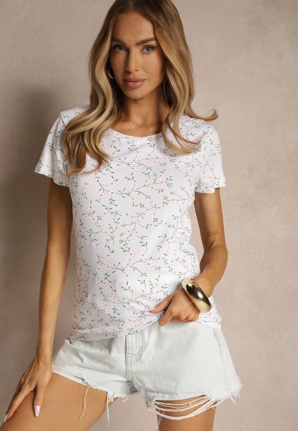 Renee - Biały Bawełniany T-shirt z Kwiatowym Wzorem Savioraie. Okazja: na co dzień. Kolor: biały. Materiał: bawełna. Wzór: kwiaty. Styl: klasyczny, casual