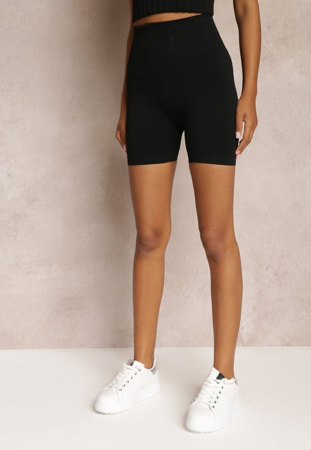 Renee - Czarne Szorty Push-Up z Wysokim Stanem Adalama. Okazja: na co dzień. Stan: podwyższony. Kolor: czarny. Styl: casual, sportowy