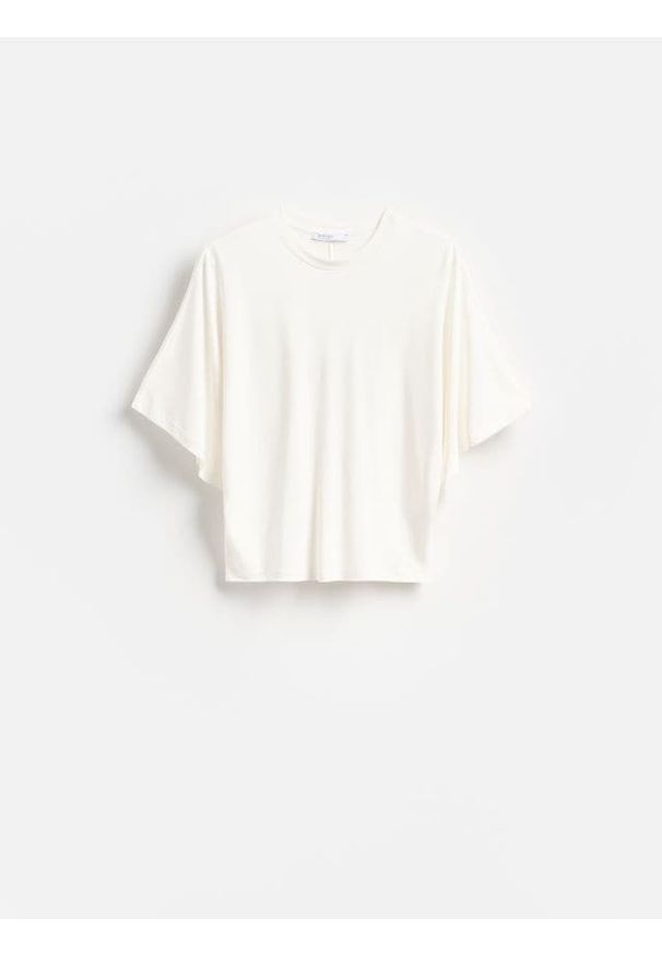 Reserved - T-shirt z modalem - złamana biel. Materiał: dzianina
