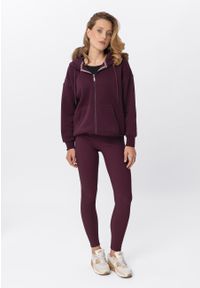 Volcano - Prążkowane legginsy N-LISBONA. Stan: podwyższony. Kolor: czerwony. Materiał: prążkowany. Wzór: prążki, napisy. Styl: sportowy #1