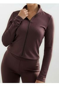 Sinsay - Krótka rozpinana bluza ze stójką Gym Hard - brązowy. Typ kołnierza: kołnierzyk stójkowy. Kolor: brązowy. Długość: krótkie #1