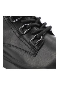 Czarne Botki Filippo Modne Buty Damskie. Okazja: na co dzień. Zapięcie: sznurówki. Kolor: czarny. Materiał: skóra. Wzór: aplikacja. Styl: casual, rockowy, klasyczny #4