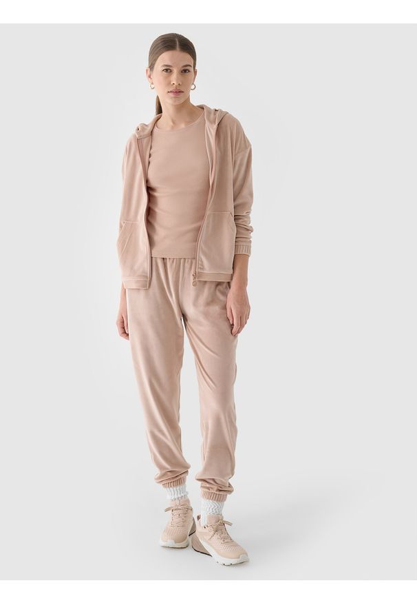 4f - 4F Bluza dresowa z weluru rozpinana z kapturem damska - beżowa XS. Okazja: na co dzień. Typ kołnierza: kaptur. Kolor: beżowy. Materiał: dresówka, welur. Wzór: gładki, jednolity, ze splotem. Styl: sportowy, casual