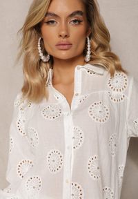 Renee - Biała Bawełniana Koszula Ozdobiona Cyrkoniami i Ażurowym Wzorem Elnamitta. Kolor: biały. Materiał: bawełna. Wzór: aplikacja, ażurowy. Styl: wakacyjny, boho #4