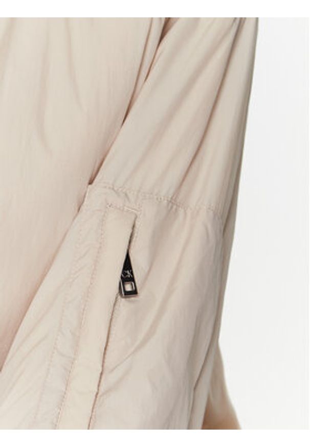 Calvin Klein Kurtka bomber Light Paded Quilt Bomber Jacket K20K205178 Écru Regular Fit. Materiał: syntetyk