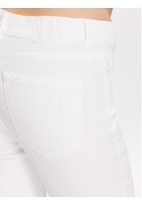 Marella Spodnie materiałowe Peseta 2331310635 Biały Slim Fit. Kolor: biały. Materiał: bawełna
