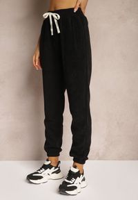Renee - Czarne Dresowe Spodnie z Bawełną High Waist Wykończone w Pasie Gumką Ekadela. Stan: podwyższony. Kolor: czarny. Materiał: bawełna, dresówka #4