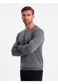 Ombre Clothing - Klasyczny sweter męski z wiskozą BASIC z okrągłym dekoltem – szary melanż V1. Okazja: na spotkanie biznesowe, do pracy, na co dzień. Kolor: szary. Materiał: wiskoza. Wzór: melanż. Styl: klasyczny #5