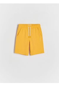 Reserved - Bawełniane szorty z kieszeniami - żółty. Kolor: żółty. Materiał: bawełna