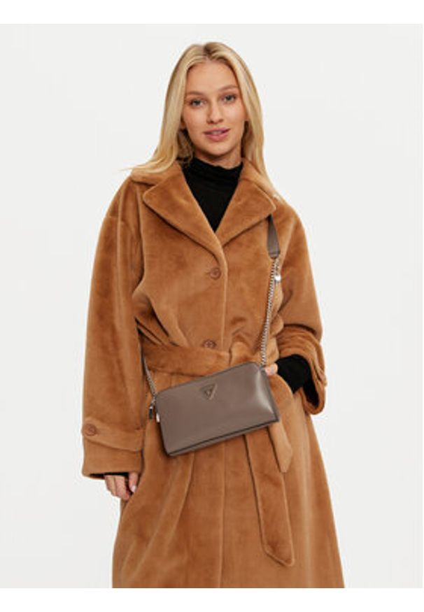 Guess Torebka HWVG94 93120 Brązowy. Kolor: brązowy. Materiał: skórzane