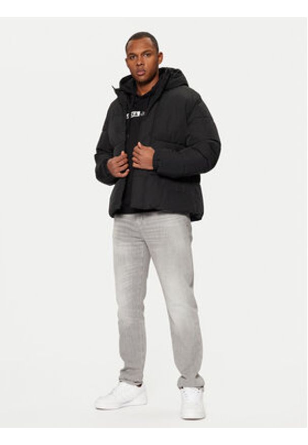 Jack & Jones - Jack&Jones Kurtka zimowa Bradley 12256974 Czarny Regular Fit. Kolor: czarny. Materiał: syntetyk. Sezon: zima