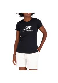 Koszulka New Balance WT31546BK - czarna. Kolor: czarny. Materiał: materiał, bawełna, poliester. Długość rękawa: krótki rękaw. Długość: krótkie. Wzór: napisy