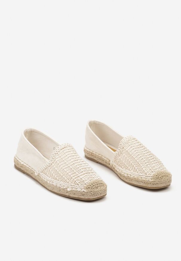 Renee - Beżowe Płaskie Espadryle z Ekozamszu Ozdobione Jutą Lemiala. Okazja: na co dzień. Kolor: beżowy. Materiał: len, jeans. Wzór: aplikacja. Sezon: lato. Obcas: na obcasie. Styl: klasyczny, casual. Wysokość obcasa: niski