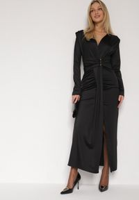 Born2be - Czarna Elegancka Sukienka z Trenem i Rozcięciem Atissa. Okazja: na imprezę. Kolor: czarny. Wzór: aplikacja. Styl: elegancki