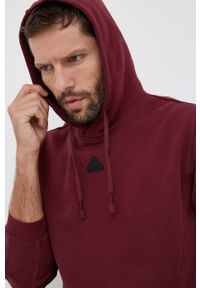 Adidas - adidas bluza męska kolor bordowy z kapturem gładka. Typ kołnierza: kaptur. Kolor: czerwony. Materiał: tkanina, włókno, dzianina, materiał. Wzór: gładki #1