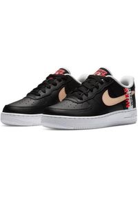 Buty do chodzenia dla dzieci Nike Air Force 1 LV8 1 GS. Zapięcie: sznurówki. Kolor: wielokolorowy, czarny. Materiał: materiał. Szerokość cholewki: normalna. Model: Nike Air Force. Sport: turystyka piesza