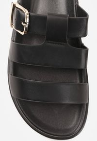 Renee - Czarne Płaskie Klapki z Paskiem ze Sprzączką Tameren. Nosek buta: otwarty. Kolor: czarny. Materiał: guma, skóra. Wzór: aplikacja. Sezon: lato. Obcas: na obcasie. Wysokość obcasa: niski #5