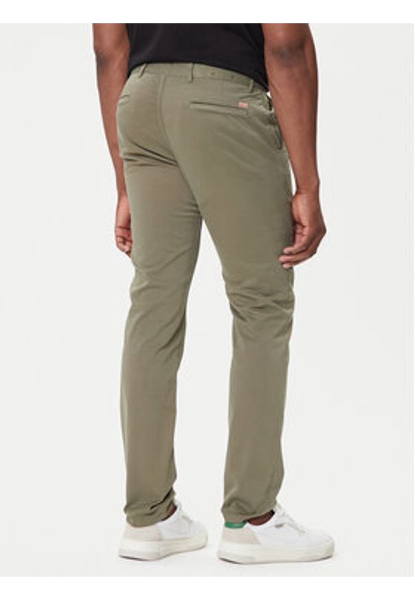 BOSS Chinosy 50510933 Zielony Slim Fit. Kolor: zielony. Materiał: bawełna
