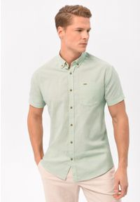 Volcano - Koszula z lnem, Regular Fit, C-LIN. Typ kołnierza: button down. Kolor: zielony. Materiał: len. Długość rękawa: krótki rękaw. Długość: krótkie