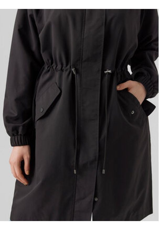 Vero Moda Parka Pernille Alison 10282329 Czarny Regular Fit. Kolor: czarny. Materiał: syntetyk