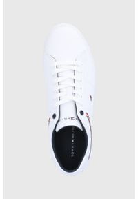 TOMMY HILFIGER - Tommy Hilfiger buty skórzane kolor biały. Nosek buta: okrągły. Zapięcie: sznurówki. Kolor: biały. Materiał: skóra. Obcas: na obcasie. Wysokość obcasa: niski #2