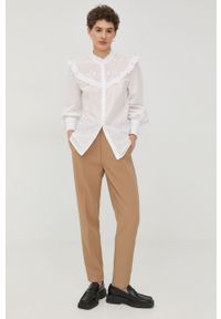Bruuns Bazaar koszula bawełniana damska kolor biały regular ze stójką. Okazja: na co dzień. Typ kołnierza: kołnierzyk stójkowy. Kolor: biały. Materiał: bawełna. Styl: casual