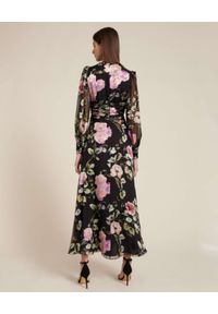 Luisa Spagnoli - LUISA SPAGNOLI - Czarna sukienka z kwiatowym nadrukiem GELSI. Kolor: czarny. Wzór: kwiaty, nadruk. Typ sukienki: koszulowe. Długość: maxi #3