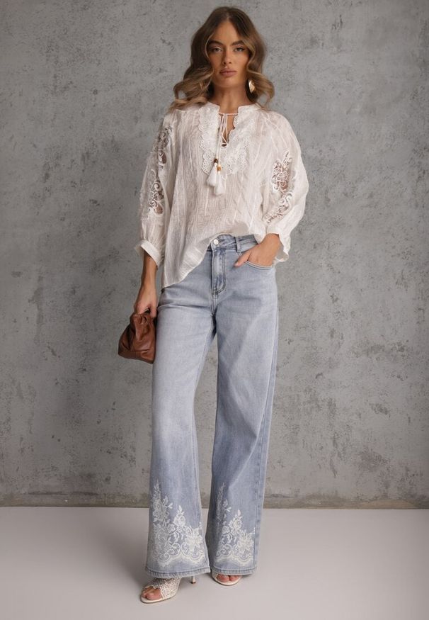 Renee - Biała Wiązana Bluzka w Stylu Boho z Tencelu z Koralikami i Koronką Helotis. Okazja: na co dzień. Kolor: biały. Materiał: koronka. Wzór: koronka. Styl: boho