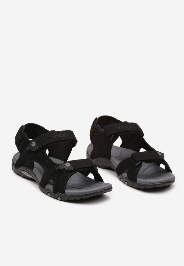 Born2be - Czarne Sportowe Płaskie Sandały Zapinane na Rzepy Furella. Nosek buta: otwarty. Zapięcie: rzepy. Kolor: czarny. Materiał: guma, materiał. Sezon: lato. Obcas: na obcasie. Styl: sportowy. Wysokość obcasa: niski