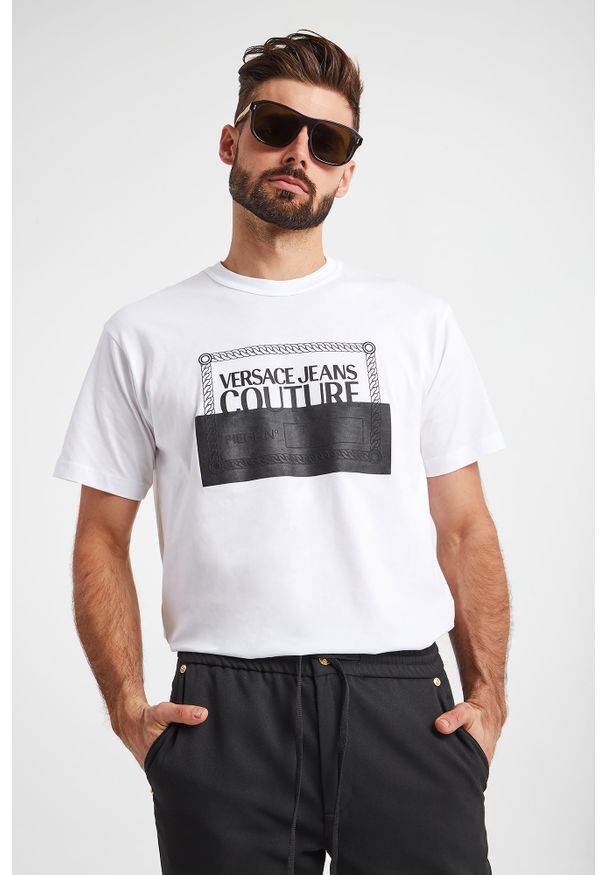 Versace Jeans Couture - T-SHIRT VERSACE JEANS COUTURE. Długość rękawa: krótki rękaw. Długość: krótkie