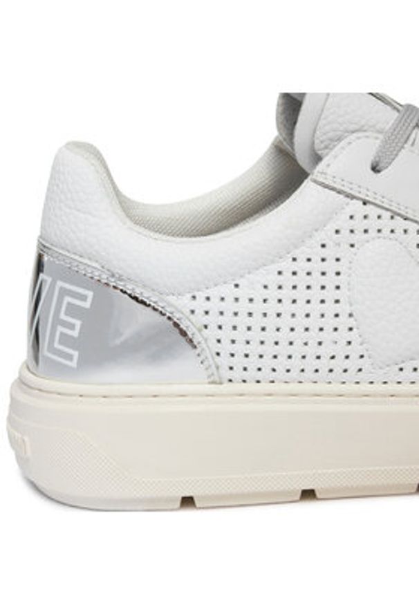Love Moschino - LOVE MOSCHINO Sneakersy JA15274G1IJC410C Biały. Kolor: biały. Materiał: skóra
