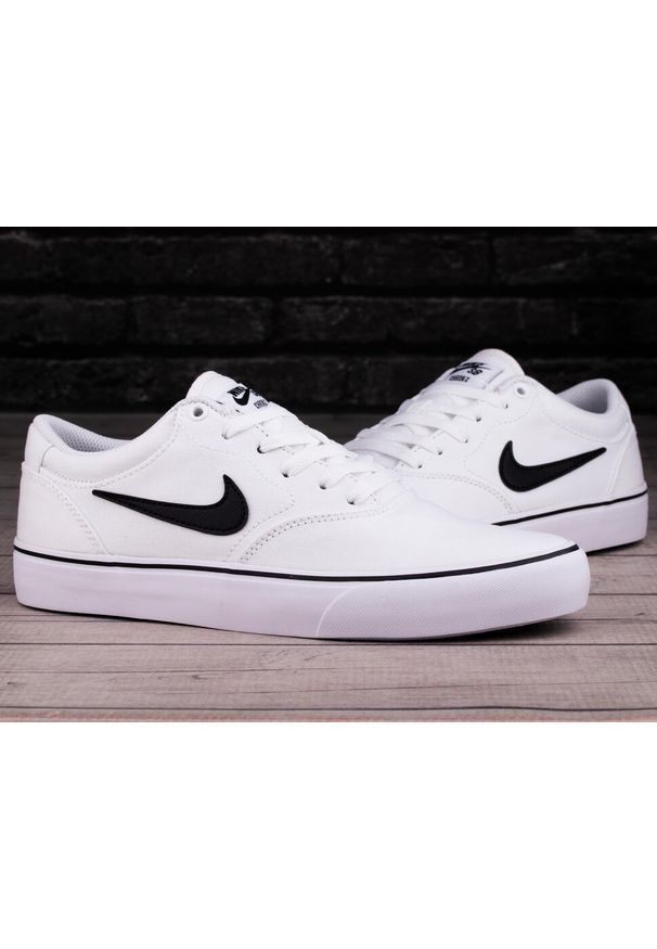 Buty sportowe trampki Nike SB CHRON 2 CNVS. Kolor: biały, wielokolorowy, czarny