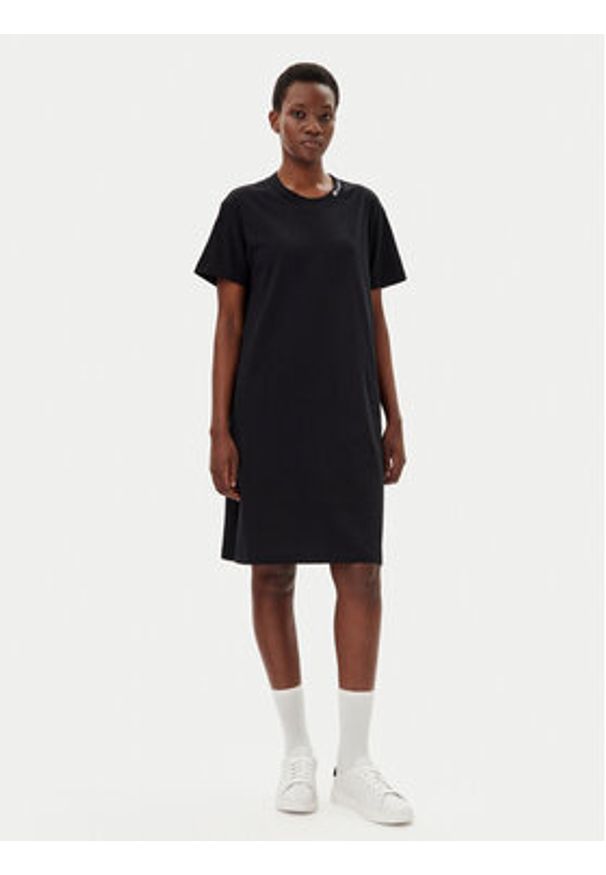 Champion Sukienka codzienna 117782 Czarny Loose Fit. Okazja: na co dzień. Kolor: czarny. Materiał: bawełna. Typ sukienki: proste. Styl: casual