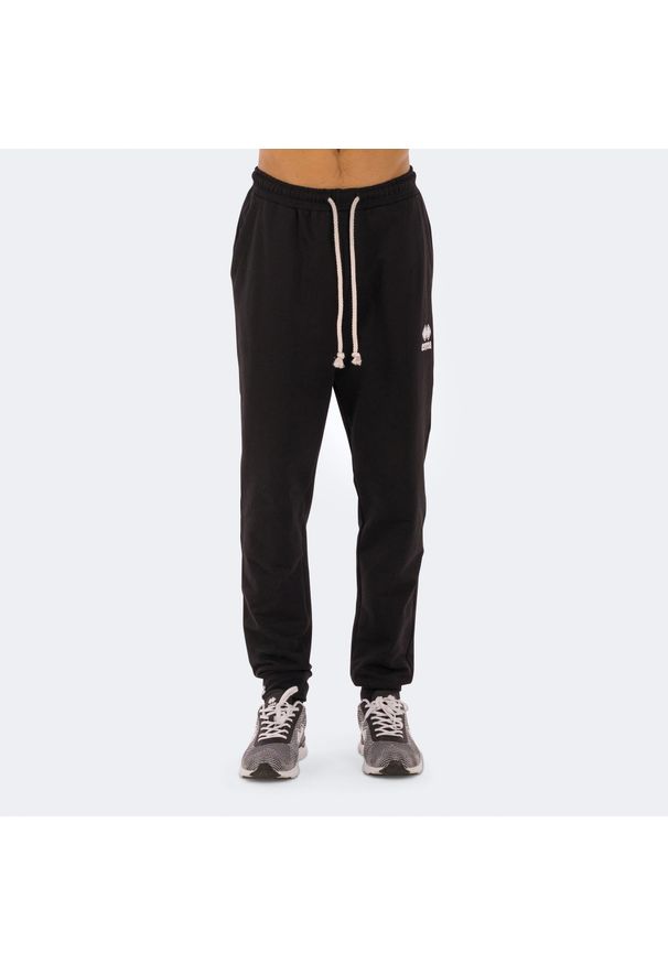 ERREA - Spodnie Errea Denali. Kolor: czarny. Materiał: poliester, bawełna. Sport: piłka nożna