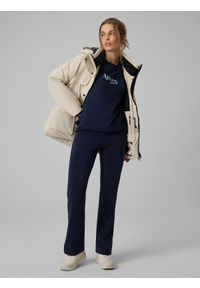 4f - 4F Spodnie dresowe z modalem damskie - granatowe XS. Stan: podwyższony. Kolor: niebieski. Materiał: dresówka. Wzór: gładki. Sport: turystyka piesza #1