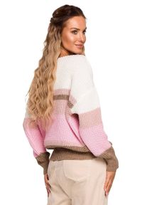 MOE - Kolorowy sweter w paski i z dekoltem w serek. Typ kołnierza: dekolt w serek. Wzór: kolorowy, paski