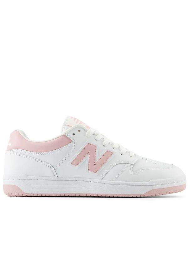 Buty New Balance BB480LOP - białe. Kolor: biały. Materiał: skóra, syntetyk, materiał. Szerokość cholewki: normalna. Sport: koszykówka