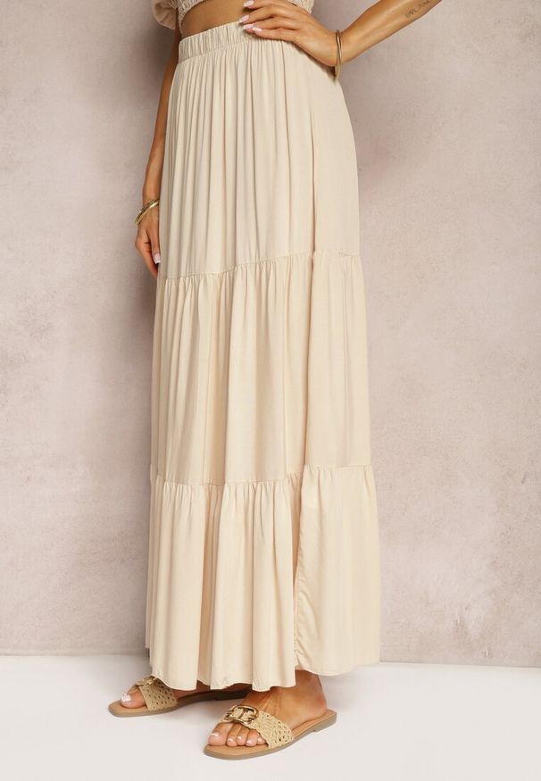 Renee - Beżowa Wiskozowa Spódnica High Waist z Gumką w Talii i Falbanką Christiara. Stan: podwyższony. Kolor: beżowy. Materiał: wiskoza. Sezon: lato