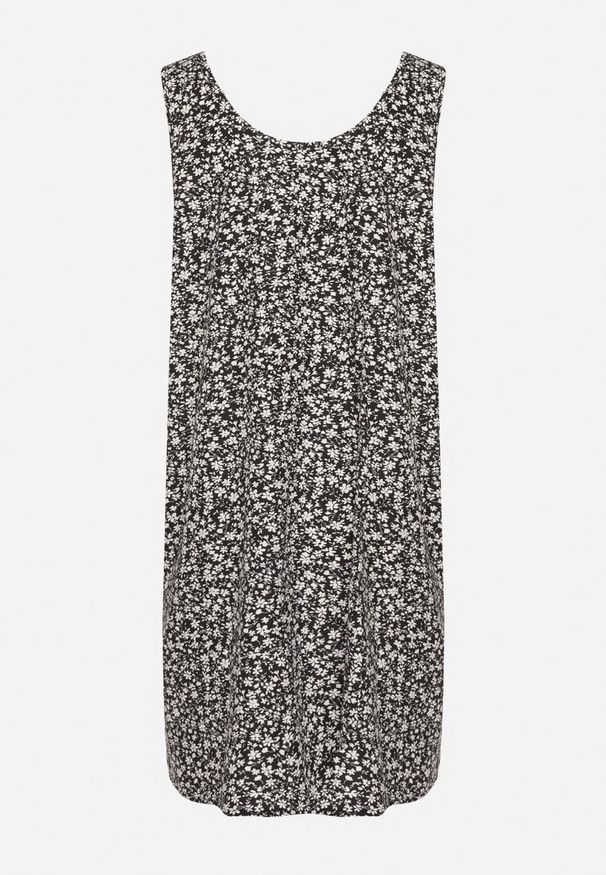 Born2be - Czarna Sukienka w Kwiaty o Rozkloszowanym Kroju na Szerokich Ramiączkach Folarelle. Okazja: na co dzień. Kolor: czarny. Długość rękawa: na ramiączkach. Wzór: kwiaty. Sezon: lato. Typ sukienki: rozkloszowane, proste. Styl: casual, elegancki