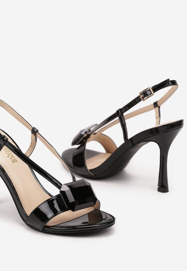 Renee - Czarne Eleganckie Sandały na Obcasie z Ozdobnym Kamieniem i Paskami Aridwenna. Zapięcie: pasek. Kolor: czarny. Obcas: na obcasie. Styl: elegancki. Wysokość obcasa: średni