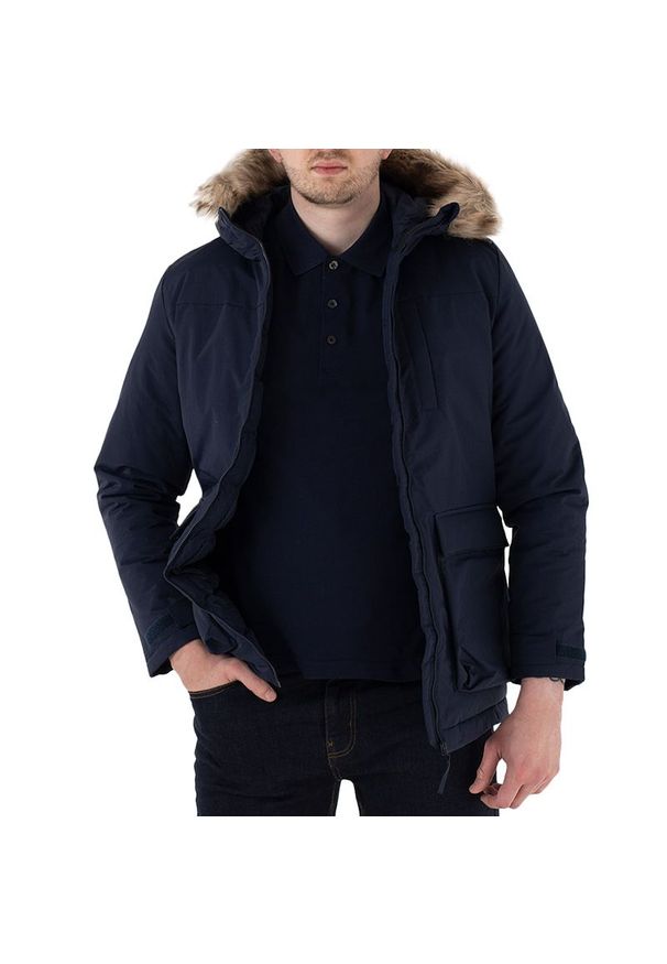 Adidas - Kurtka adidas Utilitas Hooded Parka GT1701 - granatowa. Typ kołnierza: kaptur. Kolor: niebieski. Materiał: futro, poliester, syntetyk, nylon, materiał. Wzór: aplikacja. Sezon: jesień, zima. Styl: klasyczny