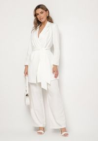 Born2be - Biała Sukienka w Stylu Marynarki z Paskiem i Usztywnionymi Ramionami Etinella. Okazja: na co dzień. Kolor: biały. Materiał: jeans, tkanina. Styl: casual, klasyczny #6